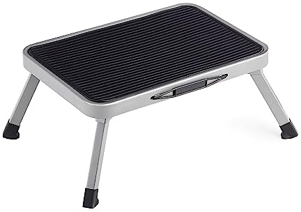 SONGMICS Marchepied 1 Marche Pliable, Escabeau, en Acier, avec Patins Antidérapants, Charge 150 kg, Dimensions Dépliées 32 x 44 x 17,5 cm, Gris GSL001G01